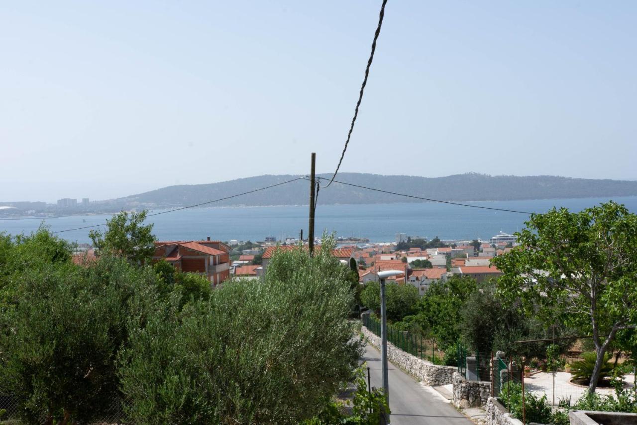 Apartmani Sandra Kastela Exterior photo